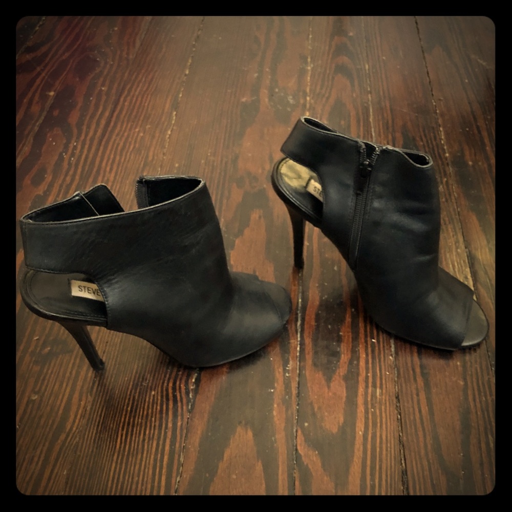 Steve Madden peep toe booties